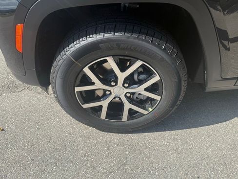 New 2025 Jeep Grand Cherokee Limited image 30