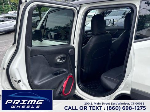 Used 2015 Jeep Renegade Trailhawk w/ Premium Leather Group AWD/4WD image 11