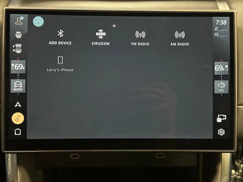 Used 2025 Land Rover Discovery Sport S image 38