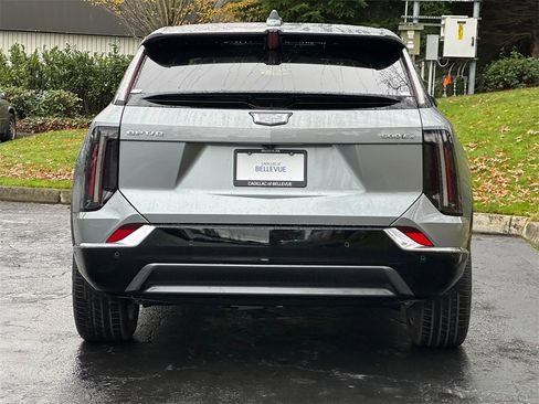 New 2026 Cadillac Optiq Luxury 1 image 4