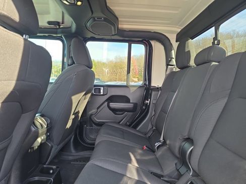 Used 2023 Jeep Gladiator Sport image 26