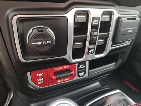 Used 2021 Jeep Gladiator Rubicon w/ Trailer Tow Package AWD/4WD image 24
