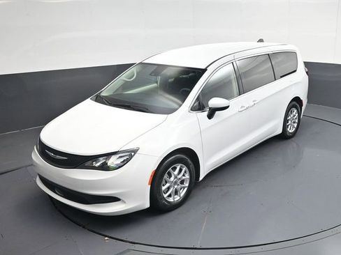 Used 2023 Chrysler Voyager LX FWD image 46