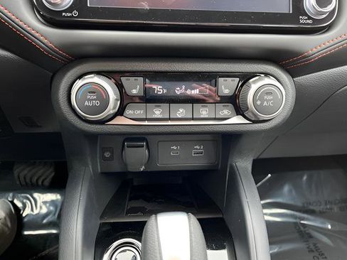 New 2025 Nissan Versa SR w/ Trunk Package FWD image 15