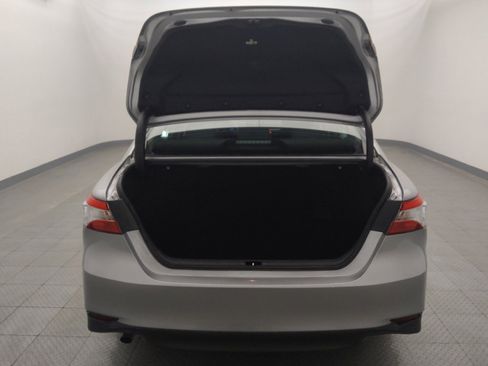 Used 2020 Toyota Camry LE image 29