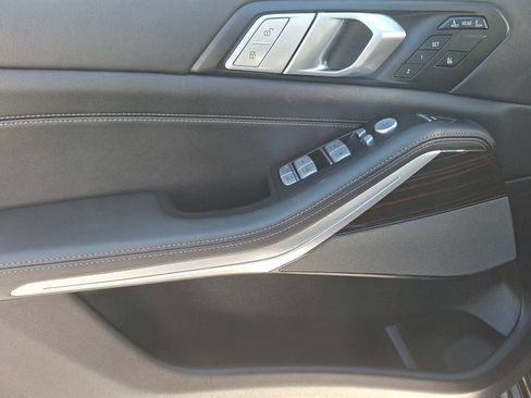 Used 2026 BMW X7 xDrive40i image 9