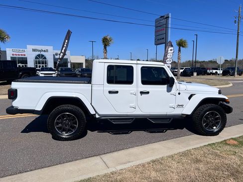 Certified 2021 Jeep Gladiator Overland w/ Popular Equipment Package image 3