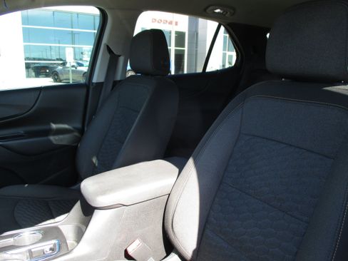 Used 2019 Chevrolet Equinox LT AWD/4WD image 14
