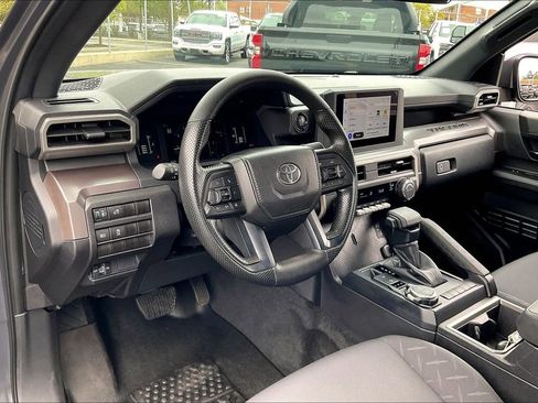 Used 2024 Toyota Tacoma SR5 AWD/4WD image 12