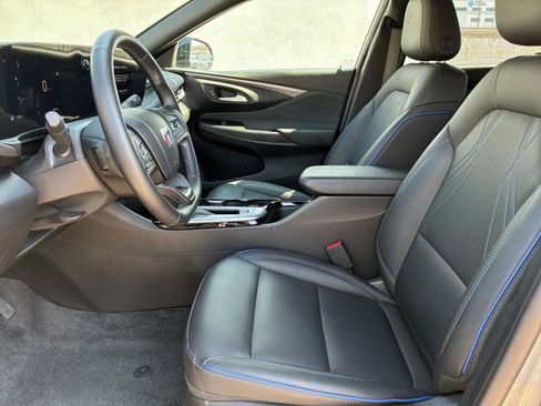 Used 2025 Buick Envista Sport Touring image 25