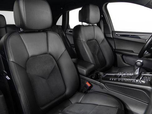 Used 2018 Porsche Macan Sport Edition image 28