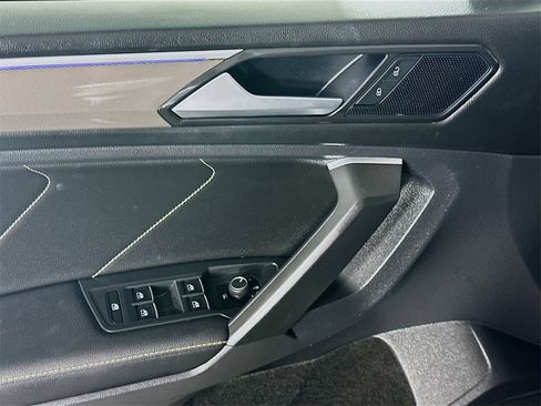 Used 2023 Volkswagen Tiguan SE R-Line image 24