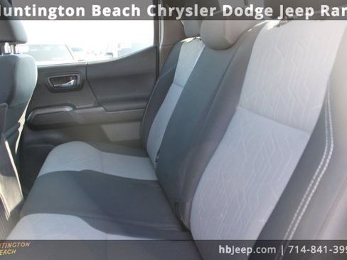 Used 2022 Toyota Tacoma TRD Sport image 35