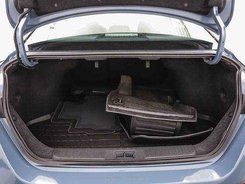 Used 2025 Nissan Sentra SR w/ SR Premium Package FWD image 23