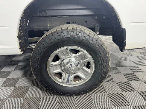 Used 2018 RAM 2500 Tradesman w/ Chrome Appearance Group AWD/4WD image 37