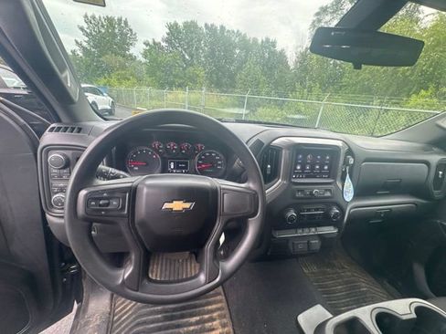 Used 2020 Chevrolet Silverado 1500 Custom w/ Custom Value Package AWD/4WD image 10