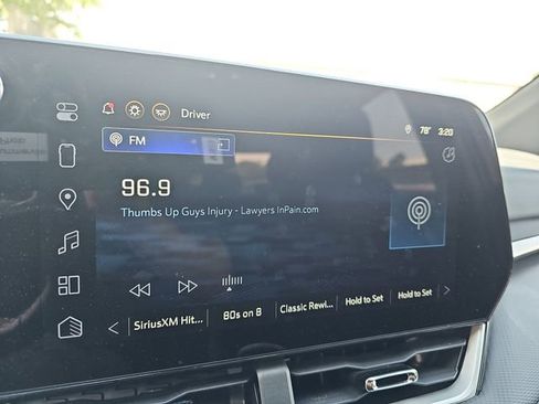 Used 2025 Chevrolet Equinox LT FWD image 24