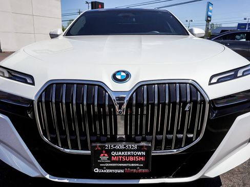 Used 2025 BMW i7 xDrive60 AWD/4WD image 50