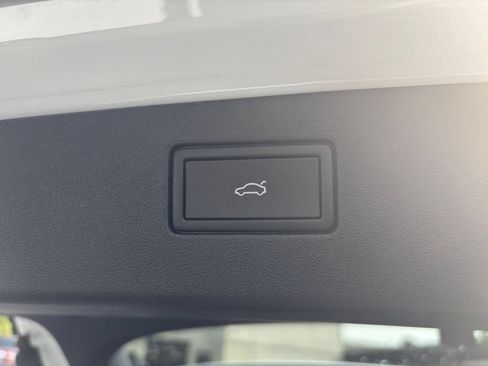 Used 2026 Volkswagen Tiguan SE FWD image 20