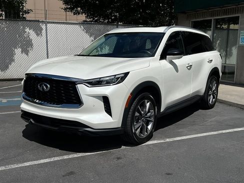 Used 2024 INFINITI QX60 Luxe AWD/4WD image 3