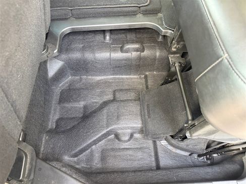 Certified 2024 Chrysler Pacifica Touring-L image 31