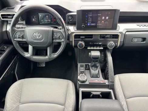 Used 2025 Toyota Tacoma SR5 AWD/4WD image 18
