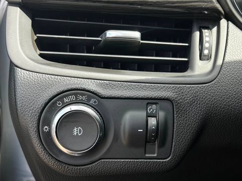 Used 2017 Buick Envision Essence FWD image 22