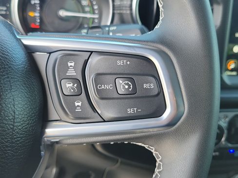 Used 2023 Jeep Wrangler Unlimited Sahara w/ Safety Group AWD/4WD image 27