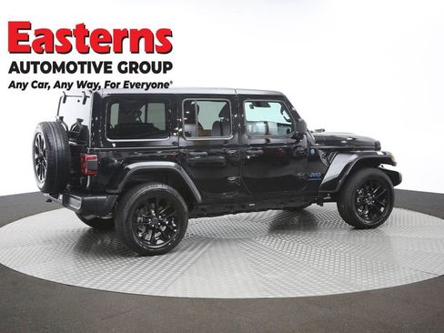 Used 2025 Jeep Wrangler Unlimited Sahara w/ Safety Group AWD/4WD image 42