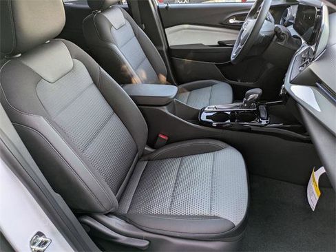 New 2026 Chevrolet Trax LT w/ Driver Confidence Package image 25