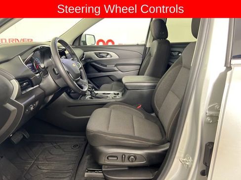 Used 2021 Chevrolet Traverse LT image 11