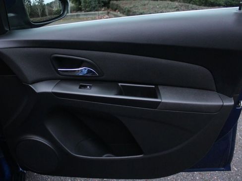 Used 2013 Chevrolet Cruze Eco image 24