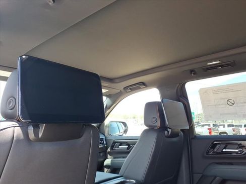 New 2026 GMC Yukon XL AT4 w/ AT4 Premium Plus Package AWD/4WD image 16