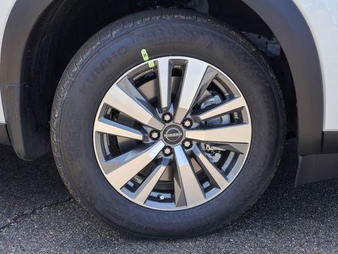 New 2026 Nissan Pathfinder SL FWD image 17