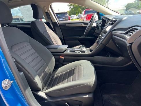 Used 2019 Ford Fusion SE FWD image 25