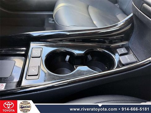 Used 2021 Toyota Prius XLE image 23