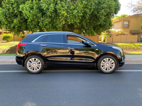 Used 2017 Cadillac XT5 Premium Luxury FWD image 8