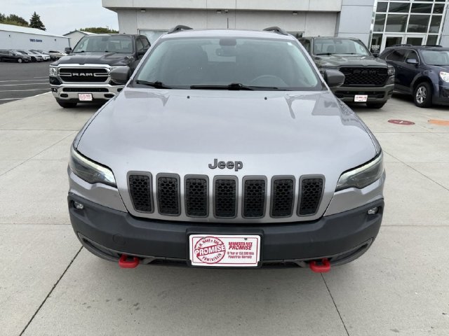 Used 2019 Jeep Cherokee Trailhawk w/ Comfort/Convenience Group AWD/4WD image 3