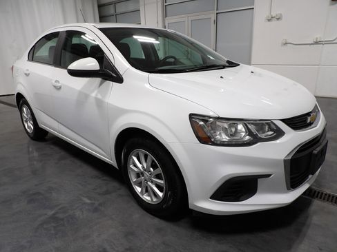 Used 2019 Chevrolet Sonic LT FWD image 2