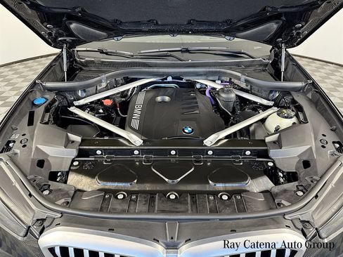 Used 2024 BMW X5 xDrive40i w/ M Sport Package AWD/4WD image 32