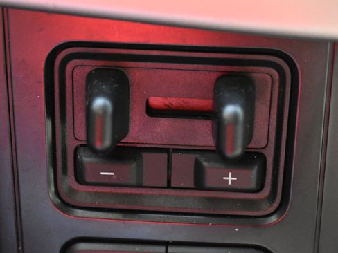 Used 2023 Ford F150 XLT w/ XTR Package image 30