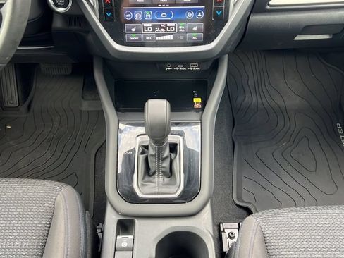 Used 2025 Subaru Forester Premium AWD/4WD image 15