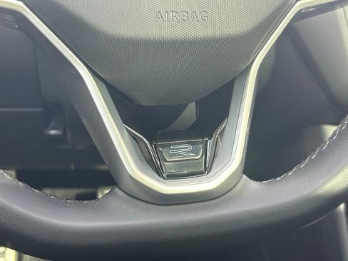 Used 2024 Volkswagen Tiguan SEL R-Line image 27