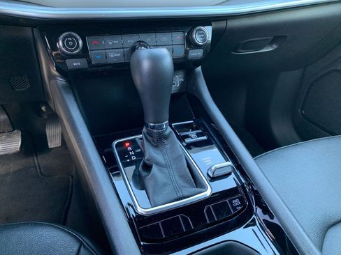 Used 2025 Jeep Compass Limited image 42