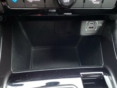 Used 2024 Jeep Compass Latitude image 28