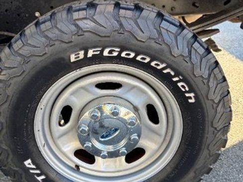 Used 2016 Ford F250 XL w/ XL Appearance Package image 15