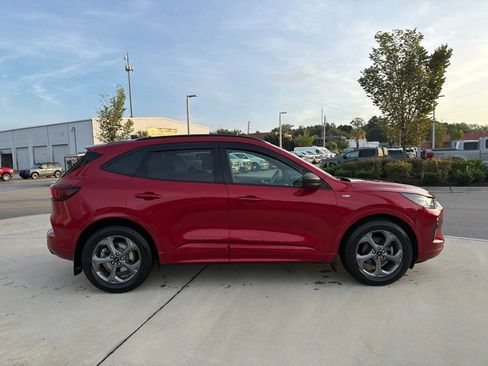 Used 2023 Ford Escape ST-Line w/ Tech Pack #1 FWD image 11