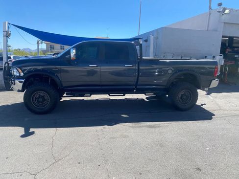 Used 2018 RAM 2500 SLT AWD/4WD image 9