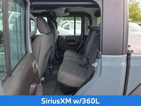 Used 2024 Jeep Gladiator Sport AWD/4WD image 6