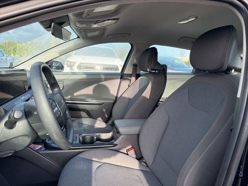 Used 2025 Kia K4 LXS image 9